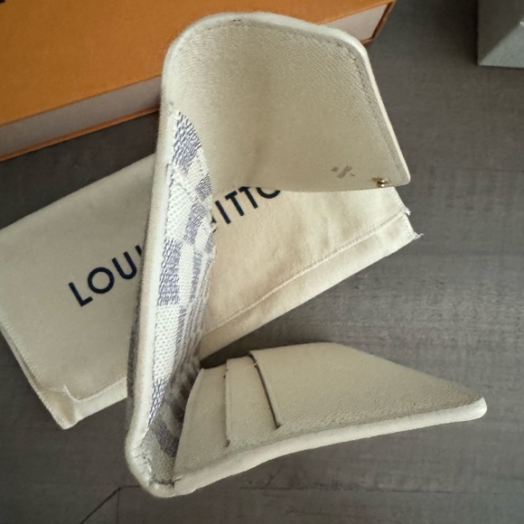 Louis Vuitton Josephine Wallet - Picture 5 of 9